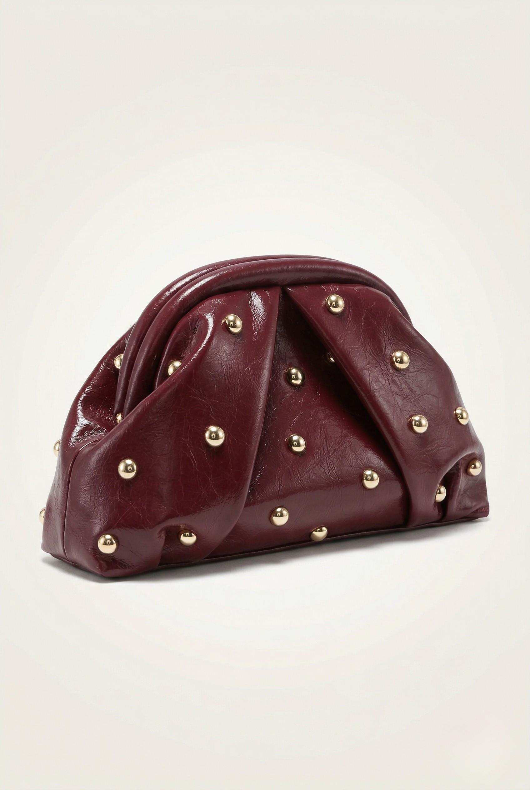 Pochette cloutée