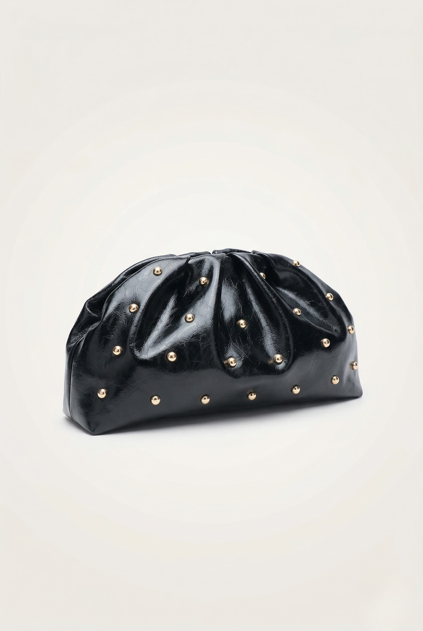 Pochette cloutée