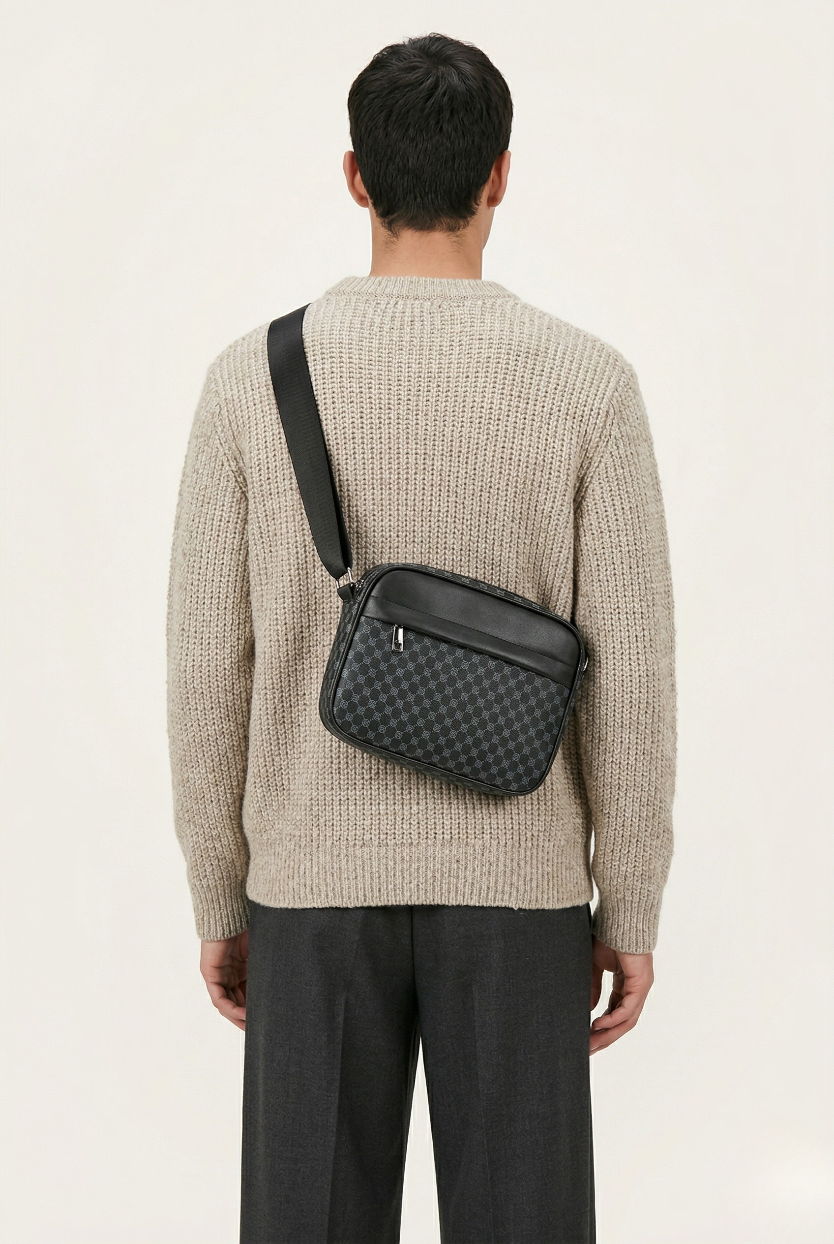 Sacoche bandoulière homme motif monogramme