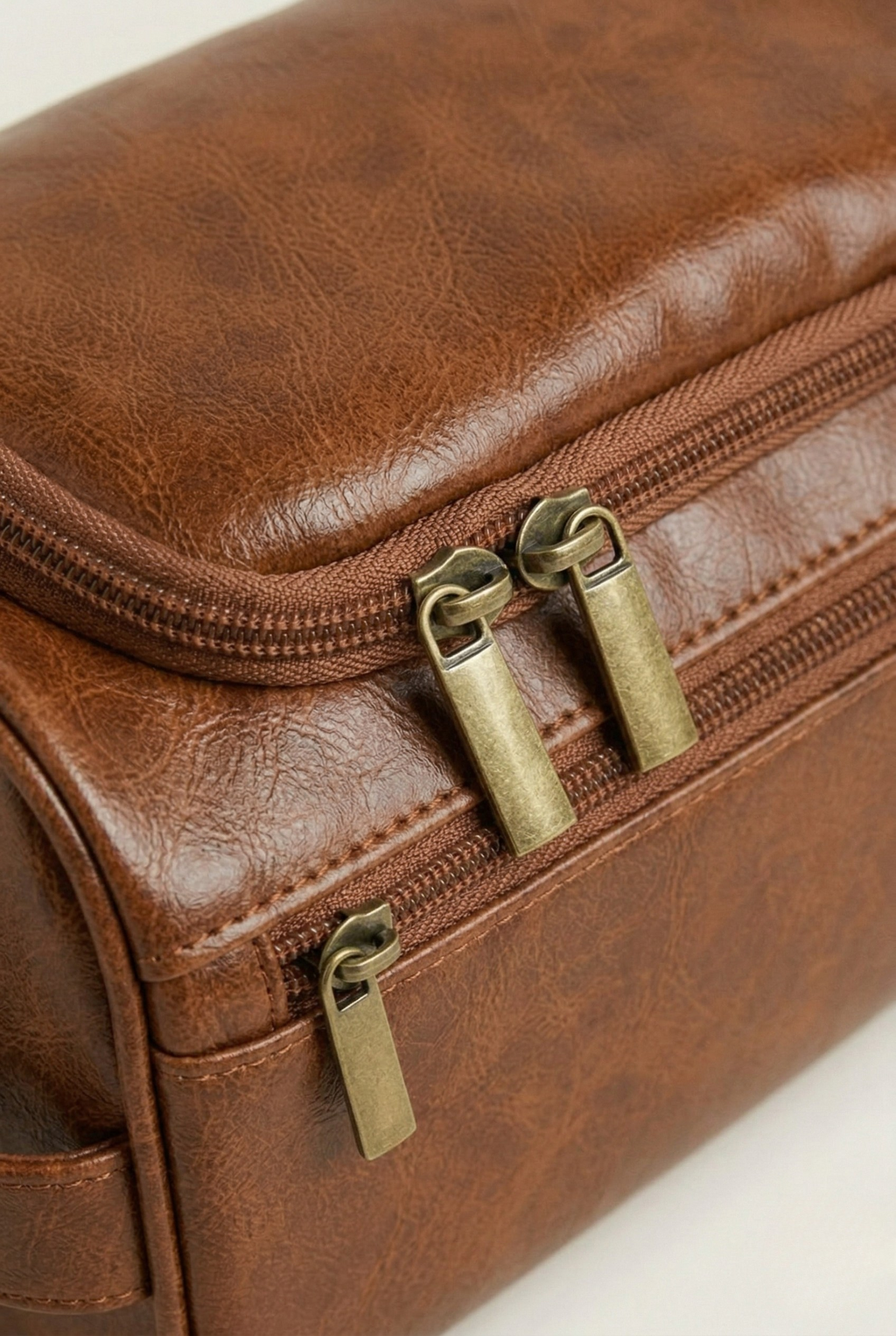 Trousse de toilette élégante simili cuir