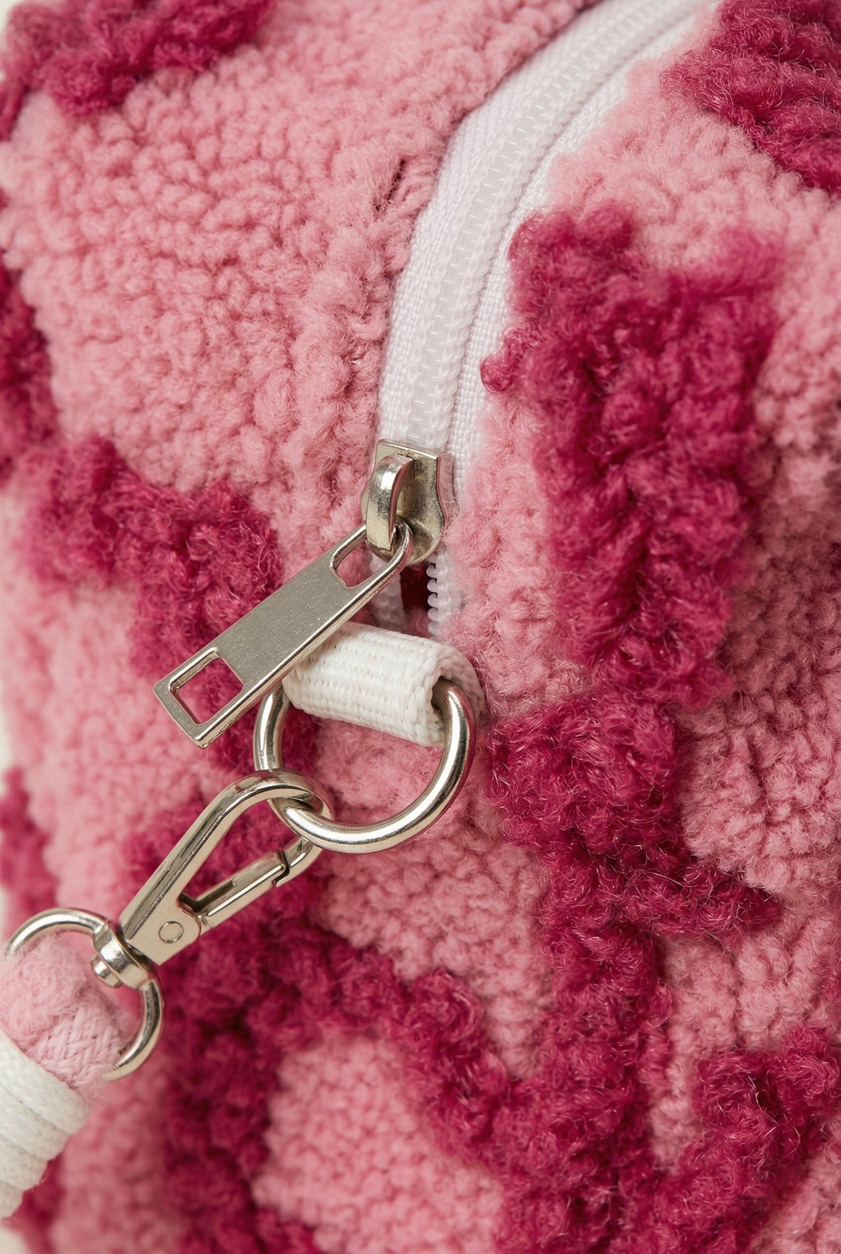 Trousse de toilette motif coeur